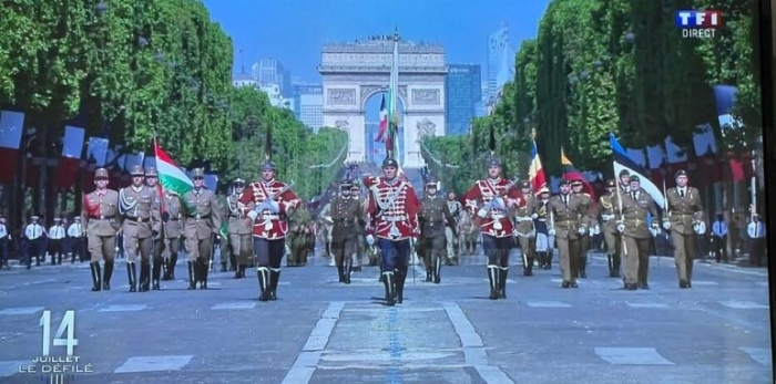 Българският флаг начело на парада в Париж 